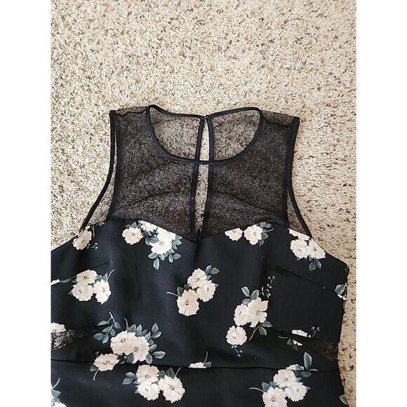 EXPRESS Women's Sexy Mini Dress Open Side Lined Little Black Dress Floral Size 8 - Picture 3 of 7